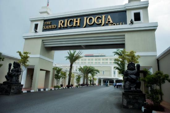 the-rich-jogja-hotel