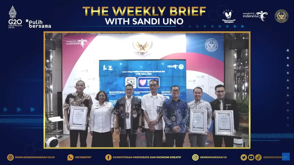 Hadir di The Weekly Brief With Sandi Uno LS BMWI Serahkan Sertifikat