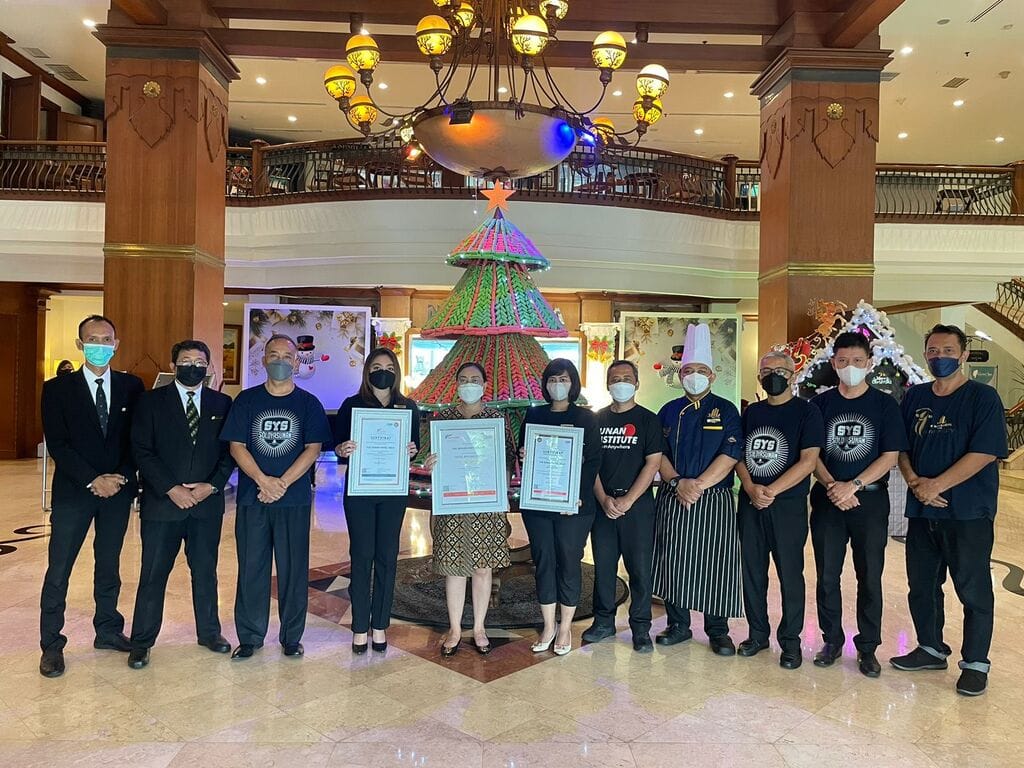 Penyerahan Sertifikat Hotel Solo