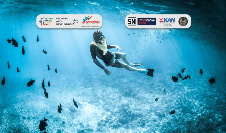 Perbedaan Snorkeling dan Diving