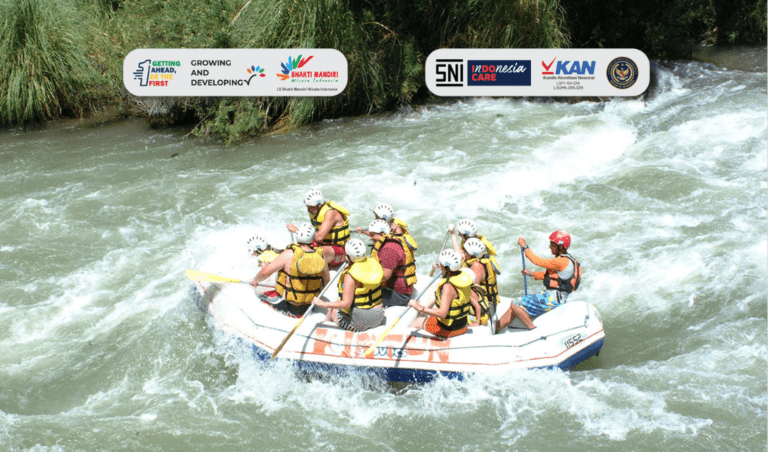 Apa Bedanya Rafting dan Arung Jeram?