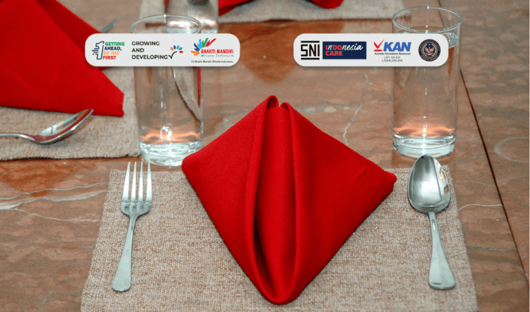 Table Manner dan Fungsinya dalam RestoranTable Manner dan Fungsinya dalam Restoran