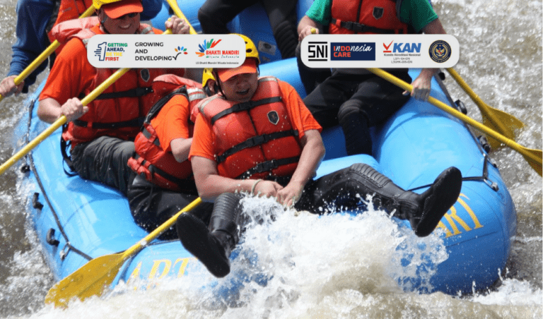 Arung Jeram Petualangan Liar