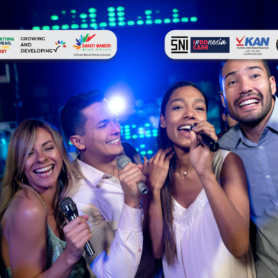 8 Manfaat Karaoke